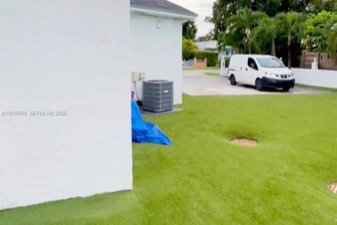 Купить виллу или дом в Майами, Флорида 7 спален, 222.41м2, № 1997597 - фото 4