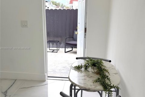 Снять в аренду коммерческую недвижимость в Хомстед, Флорида 1 спальня, 123.93м2, № 2011541 - фото 6