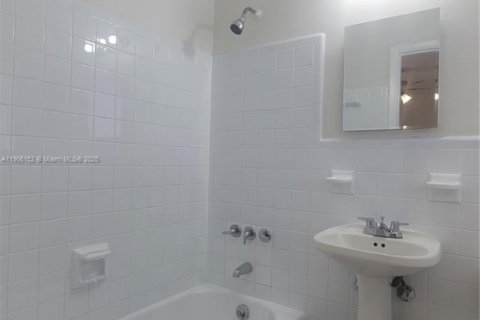 Appartement à louer à Miami, Floride: 1 chambre, 1203.08 m2 № 1956703 - photo 9