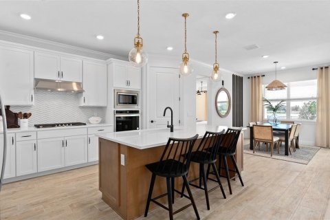 House in Orlando, Florida 4 bedrooms, 286.14 sq.m. № 1825174 - photo 7