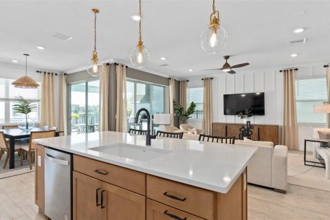 House in Orlando, Florida 4 bedrooms, 286.14 sq.m. № 1825174 - photo 9