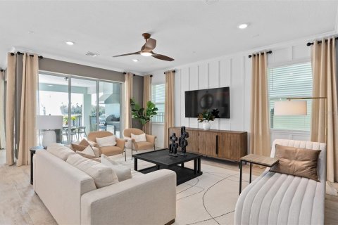 House in Orlando, Florida 4 bedrooms, 286.14 sq.m. № 1825174 - photo 14