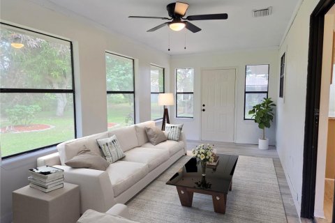 House in Palm Bay, Florida 2 bedrooms, 124.49 sq.m. № 2394413 - photo 19