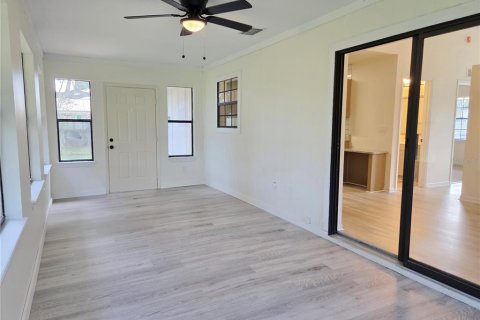 House in Palm Bay, Florida 2 bedrooms, 124.49 sq.m. № 2394413 - photo 21