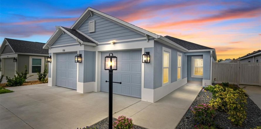 House in The Villages, Florida 3 bedrooms, 139.26 sq.m. № 1886137