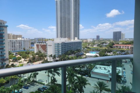 Condo in Hollywood, Florida, 1 bedroom  № 2245648 - photo 18