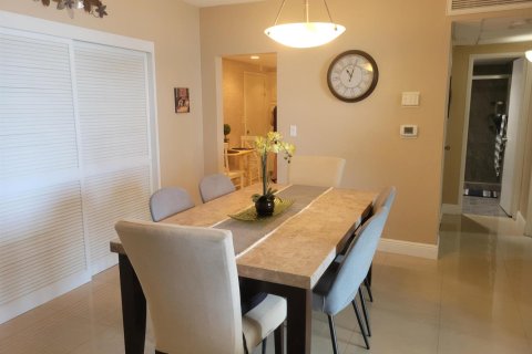 Condo in Hollywood, Florida, 1 bedroom  № 2245648 - photo 5
