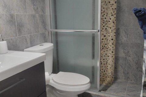Condo in Hollywood, Florida, 1 bedroom  № 2245648 - photo 15