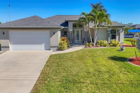 House in Port Charlotte, Florida 3 bedrooms, 171.22 sq.m. № 2201042 - photo 24