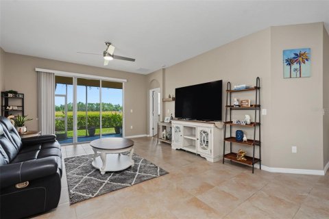 Villa ou maison à vendre à Wesley Chapel, Floride: 3 chambres, 144.65 m2 № 2313292 - photo 3