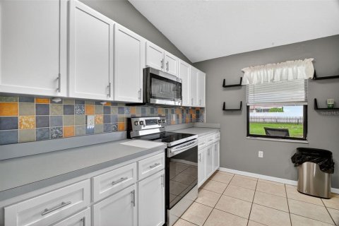 House in Lady Lake, Florida 3 bedrooms, 192.87 sq.m. № 1899726 - photo 14