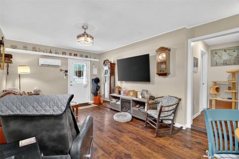House in Lady Lake, Florida 3 bedrooms, 192.87 sq.m. № 1899726 - photo 22