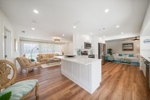 Casa en venta en Largo, Florida, 4 dormitorios, 188.41 m2 № 1877330 - foto 9