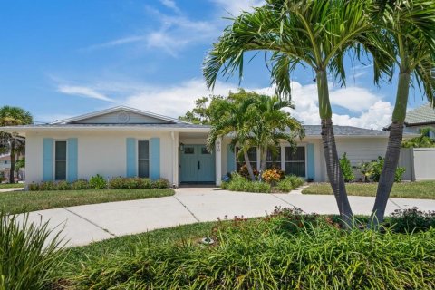 Casa en venta en Largo, Florida, 4 dormitorios, 188.41 m2 № 1877330 - foto 1