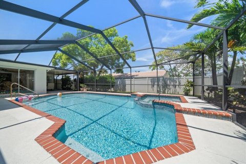 Casa en venta en Largo, Florida, 4 dormitorios, 188.41 m2 № 1877330 - foto 3