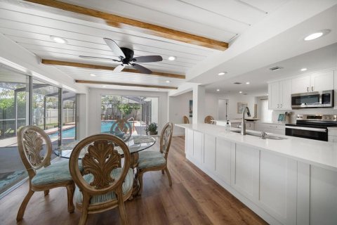 Casa en venta en Largo, Florida, 4 dormitorios, 188.41 m2 № 1877330 - foto 12