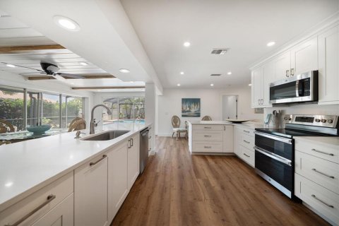 Casa en venta en Largo, Florida, 4 dormitorios, 188.41 m2 № 1877330 - foto 10