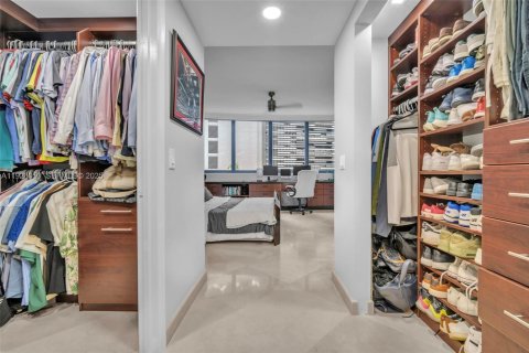 Condo in Fort Lauderdale, Florida, 1 bedroom № 1986086 - photo 25