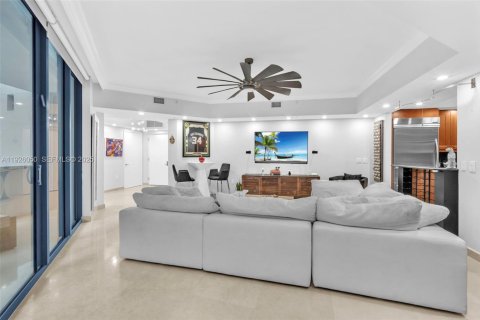 Condo in Fort Lauderdale, Florida, 1 bedroom № 1986086 - photo 11