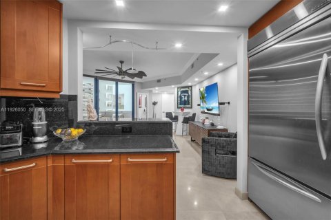 Condo in Fort Lauderdale, Florida, 1 bedroom № 1986086 - photo 8