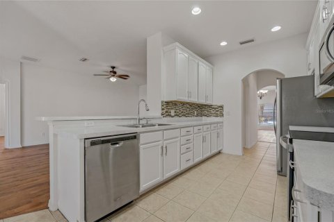 House in Riverview, Florida 5 bedrooms, 273.32 sq.m. № 1805513 - photo 9