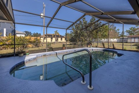 House in North Port, Florida 3 bedrooms, 164.53 sq.m. № 1734073 - photo 4