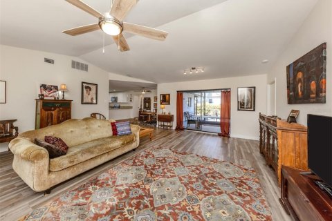 House in North Port, Florida 3 bedrooms, 164.53 sq.m. № 1734073 - photo 14