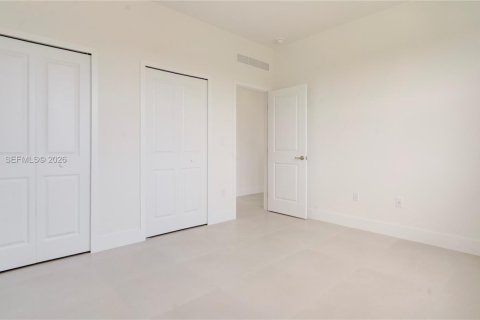 House in Cutler Bay, Florida 4 bedrooms, 303.23 sq.m. № 2068344 - photo 25