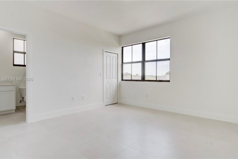 House in Cutler Bay, Florida 4 bedrooms, 303.23 sq.m. № 2068344 - photo 26