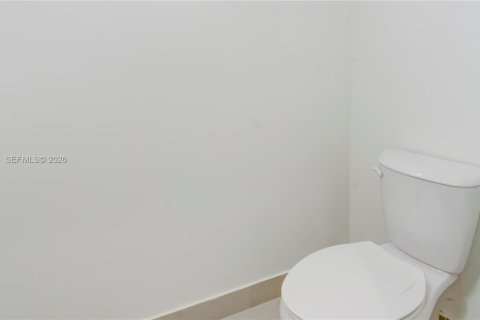 House in Cutler Bay, Florida 4 bedrooms, 303.23 sq.m. № 2068344 - photo 15