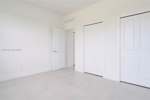 House in Cutler Bay, Florida 4 bedrooms, 303.23 sq.m. № 2068344 - photo 21