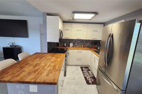 Condo in Deerfield Beach, Florida, 2 bedrooms  № 1975714 - photo 4