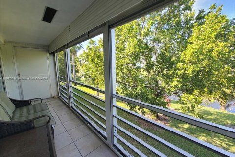 Condo in Deerfield Beach, Florida, 2 bedrooms  № 1975714 - photo 20