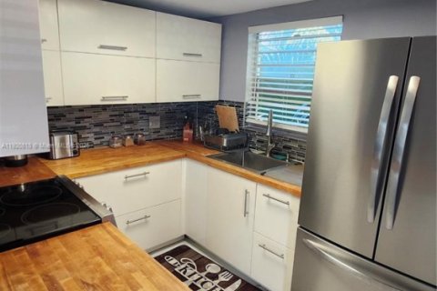 Condo in Deerfield Beach, Florida, 2 bedrooms  № 1975714 - photo 5