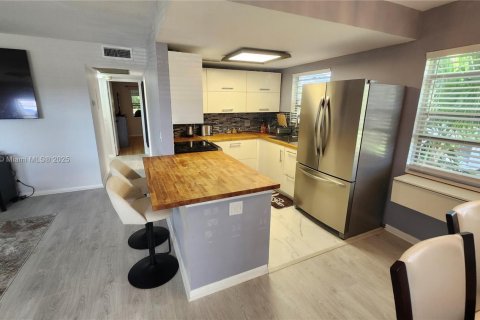 Condo in Deerfield Beach, Florida, 2 bedrooms  № 1975714