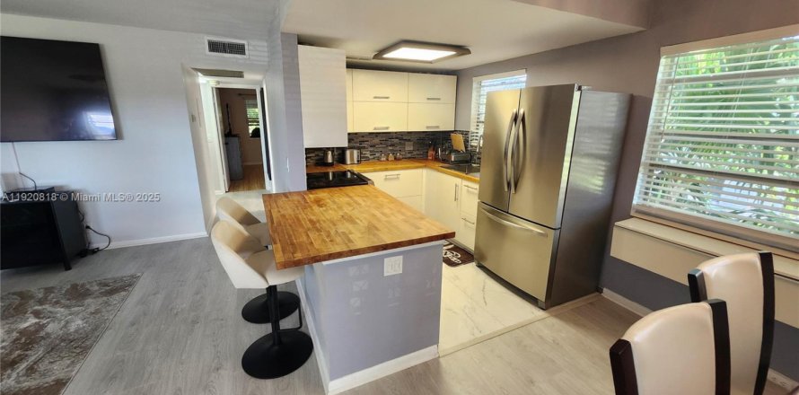 Condo in Deerfield Beach, Florida, 2 bedrooms  № 1975714