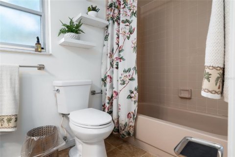 Casa en venta en Deltona, Florida, 3 dormitorios, 149.67 m2 № 1899862 - foto 12