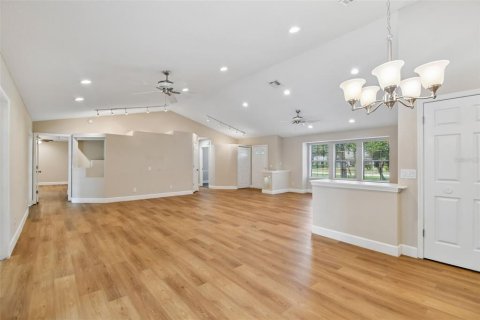 Casa en venta en Lake Mary, Florida, 4 dormitorios, 241.17 m2 № 2259534 - foto 14
