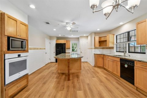 Casa en venta en Lake Mary, Florida, 4 dormitorios, 241.17 m2 № 2259534 - foto 18