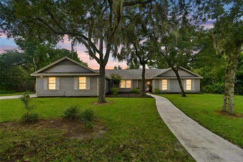 Casa en venta en Lake Mary, Florida, 4 dormitorios, 241.17 m2 № 2259534 - foto 2
