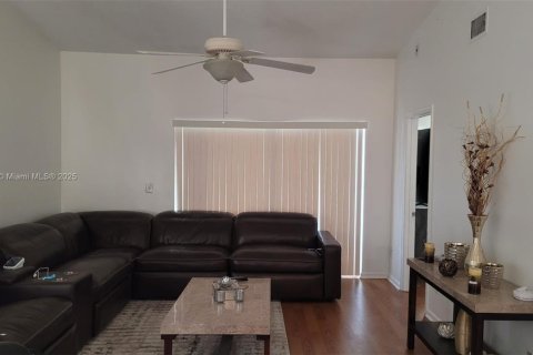 Condo in Coral Springs, Florida, 3 bedrooms  № 1799458 - photo 3