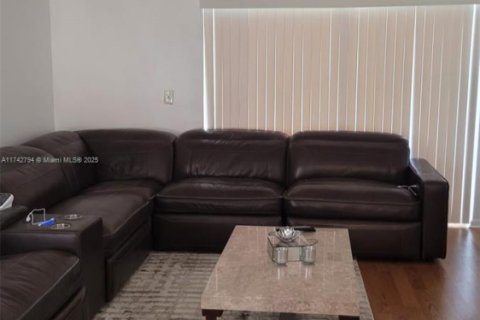 Condo in Coral Springs, Florida, 3 bedrooms  № 1799458 - photo 4