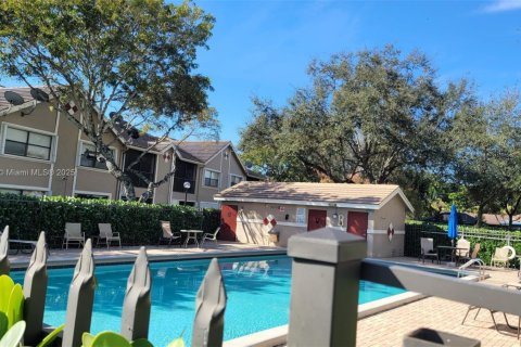 Condo in Coral Springs, Florida, 3 bedrooms  № 1799458 - photo 8