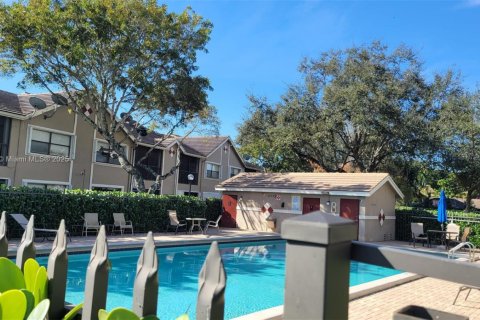 Condo in Coral Springs, Florida, 3 bedrooms  № 1799458 - photo 15
