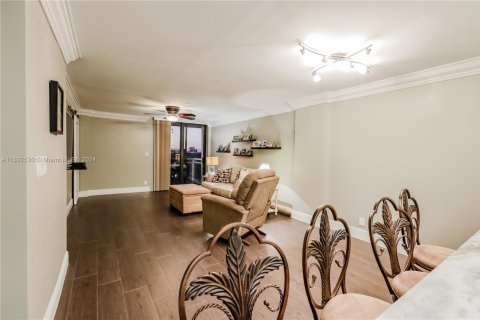 Condominio en venta en Hollywood, Florida, 1 dormitorio, 77.29 m2 № 1811158 - foto 4