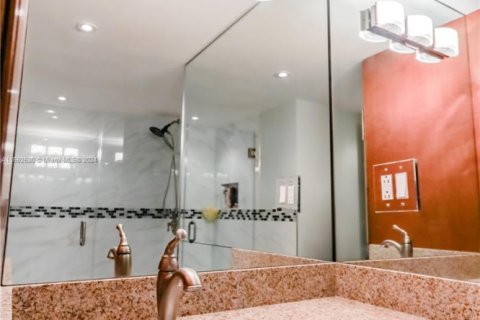 Condominio en venta en Hollywood, Florida, 1 dormitorio, 77.29 m2 № 1811158 - foto 25