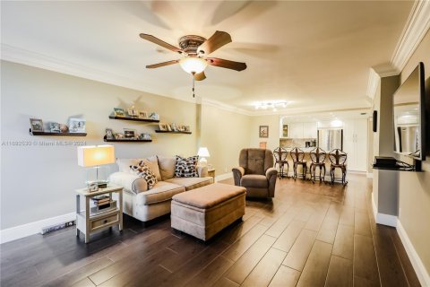Condominio en venta en Hollywood, Florida, 1 dormitorio, 77.29 m2 № 1811158 - foto 14