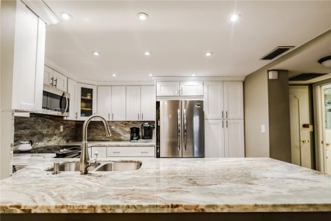 Condominio en venta en Hollywood, Florida, 1 dormitorio, 77.29 m2 № 1811158 - foto 11