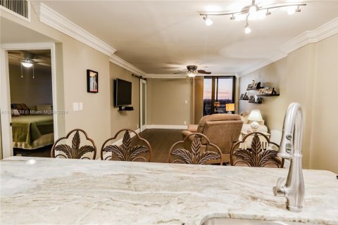 Condominio en venta en Hollywood, Florida, 1 dormitorio, 77.29 m2 № 1811158 - foto 10