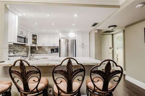 Condominio en venta en Hollywood, Florida, 1 dormitorio, 77.29 m2 № 1811158 - foto 9